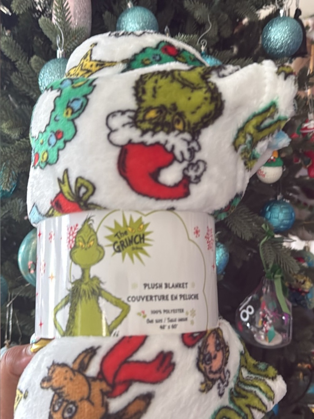 Brand new factory sealed the grinch that stole Christmas white blanket